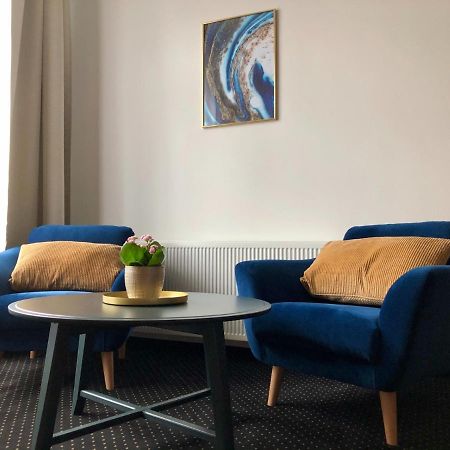 Pension Drei Rosen Karlsbad Exterior foto