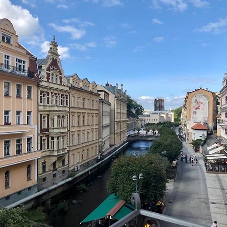 Pension Drei Rosen Karlsbad Exterior foto