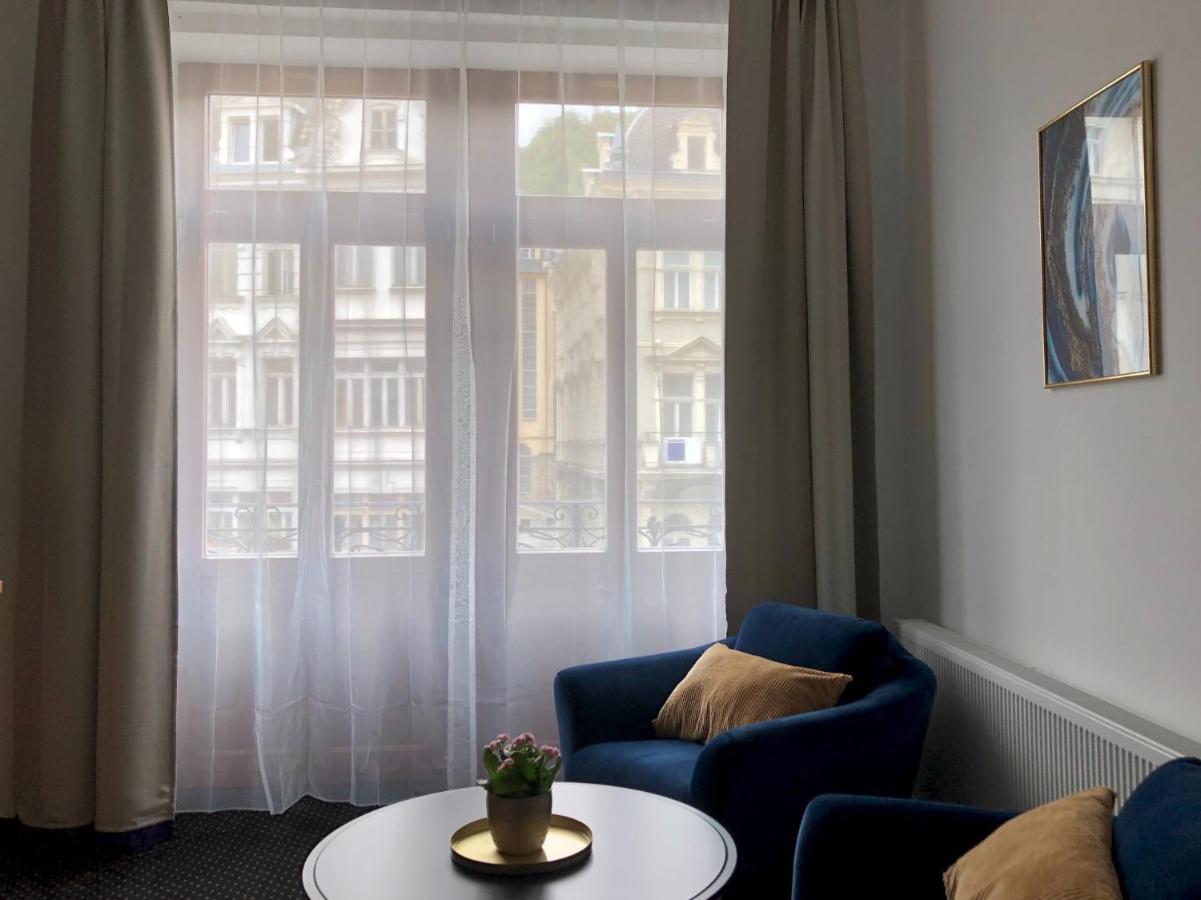 Pension Drei Rosen Karlsbad Exterior foto