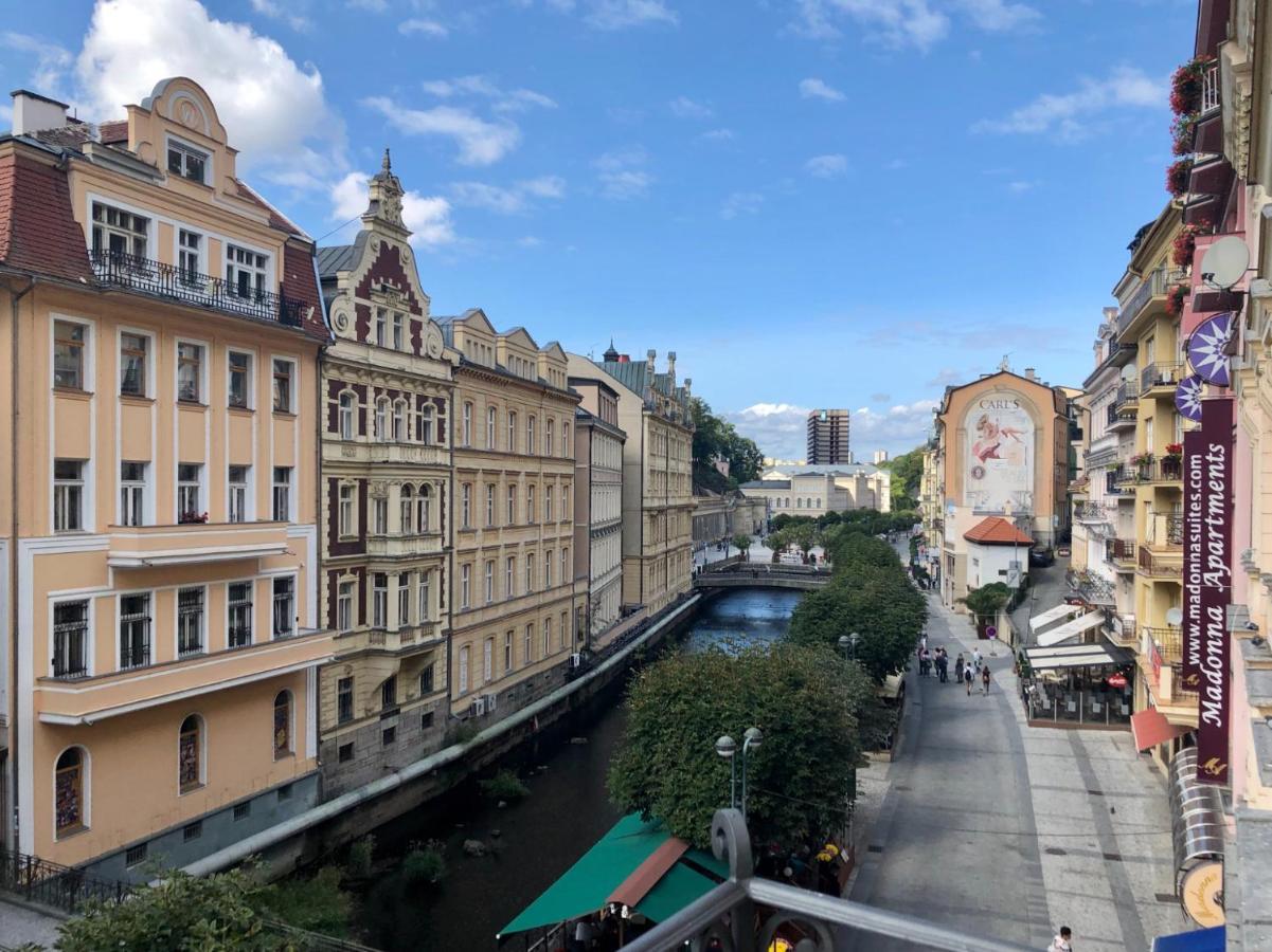 Pension Drei Rosen Karlsbad Exterior foto